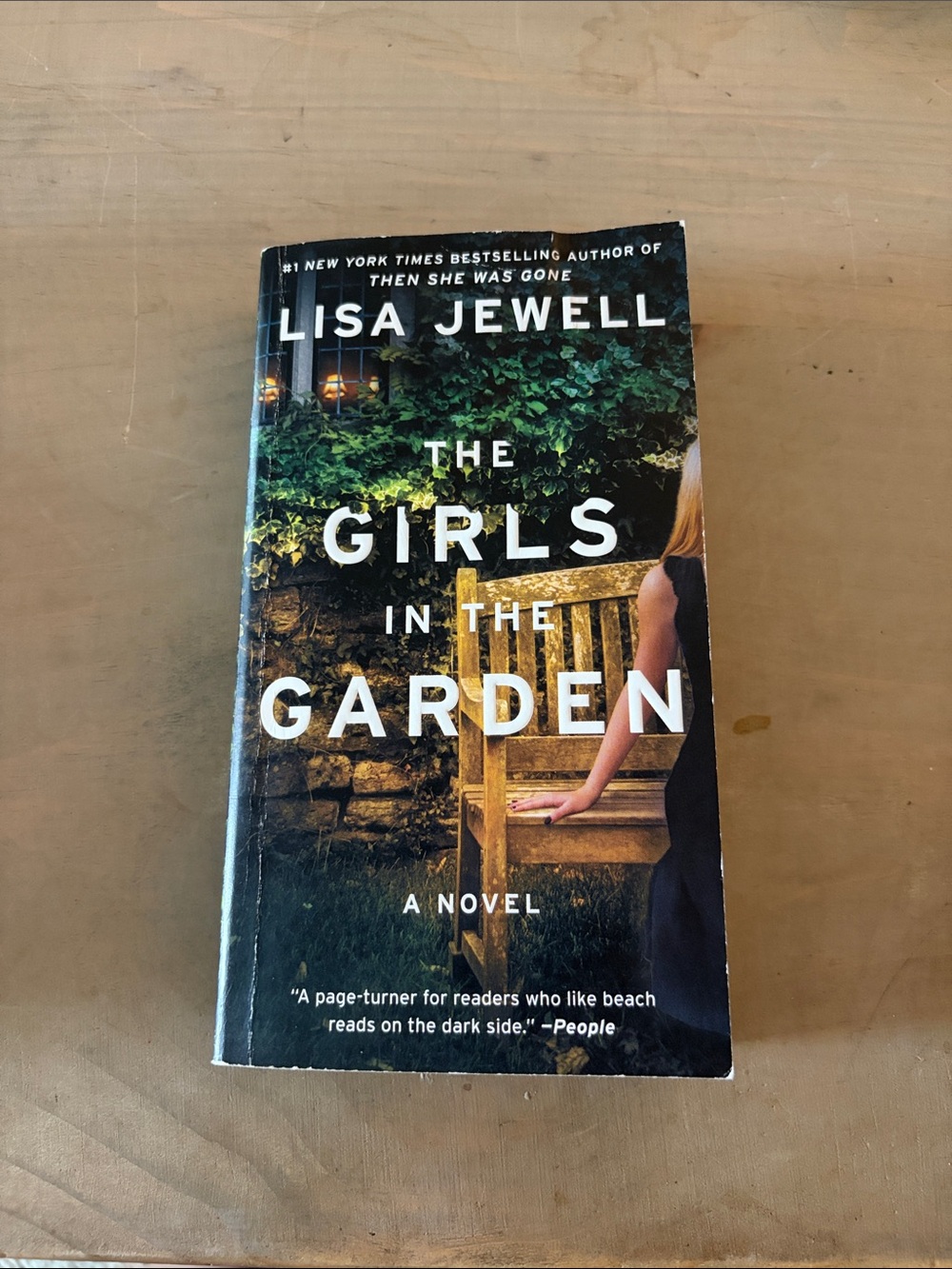 Lisa Jewell "The Girls in the Garden" Paperback Novel - Black/Green/Gold Cover